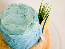 Luau_cake_medium