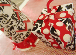 Damask_centerpiece_2_medium