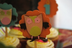 Cupcake_topper_owl_medium