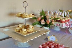 Part_of_dessert_table_1_medium
