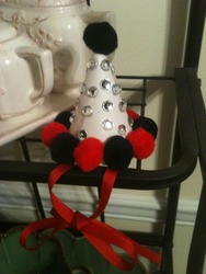 Emma_s_birthday_hat__2010_medium