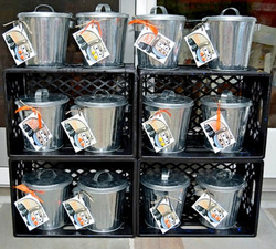 Trash_can_favors_medium