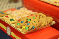 Dessertbar_cookies_mickeymousebirthdayparty_thepetitesoiree_medium