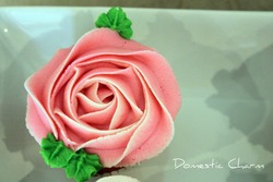 Rose-cupcake_medium