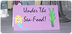 Folded_table_sign_medium