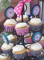 Landoncupcakes3_medium