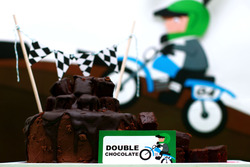 Dirt_bike_motocross_dessert_table_-_cake_medium