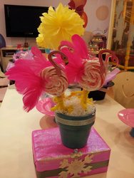 Flamingo_centerpiece_medium