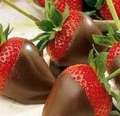 Choc_20covered_20strawberry_medium_medium