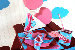 15_gwd_fly_away_valentine_paper_airplane_medium