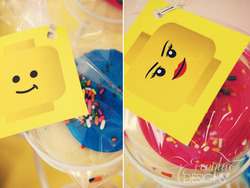Lego_party_-_cookies_closeup2_medium