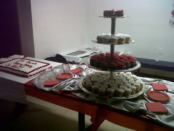 Red___white_cake___cupcakes_medium