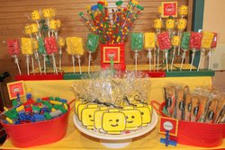 Close_up_sweets_table_from_dee_medium