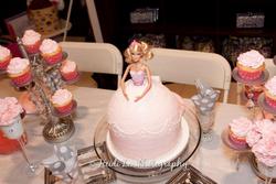 7_cake_and_cupcakes_medium