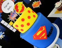 Cake_-_superhero_medium