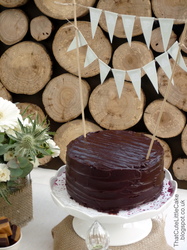 Natural_dessert_table_cake_medium