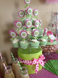 Pink_green_party_set_up_standtop_label_medium