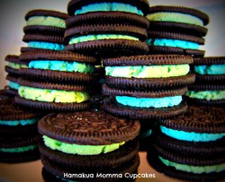 Blue_and_green_oreos_medium