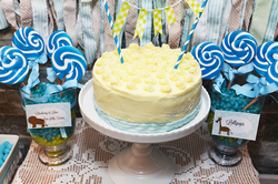 Cake_and_lollipops_smaller_medium