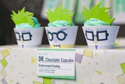 Mad_science_dessert_table_boy_birthday_party_scientist_cupcakes_medium