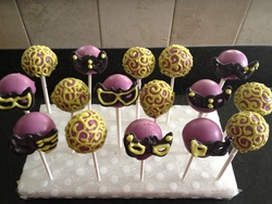 Mask_cake_pops_medium