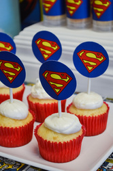 Superman_cupcakes_medium