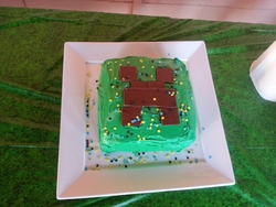 Creeper_cake_medium