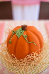 Sweet_pumpkin_party_-__cake_medium
