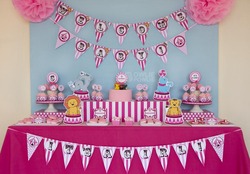 B5b_baby_circus18_medium