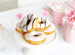 Donutparty_ppl_donuts5_medium