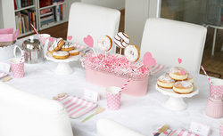 Donutparty_ppl_table_setting_medium