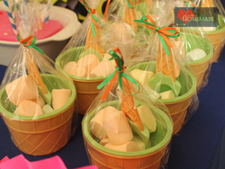 Ice_cream_party_favors_medium