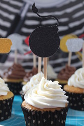 Spy_party_bomb_topper_close_up_medium