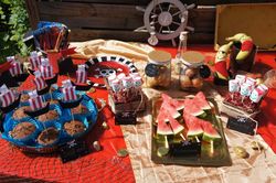 04_piratentisch_03_medium