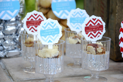 Blue_and_red_chevronparty_supplies_19_medium