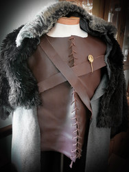 B_costume_focus1__1_of_1__medium