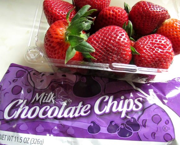 recipe-chocolate-covered-strawberry-cupcakes-mothers-day