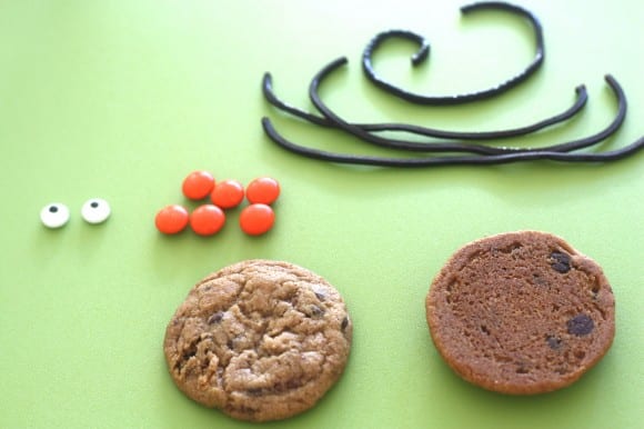 halloween-spider-ice-cream-sandwich-1A