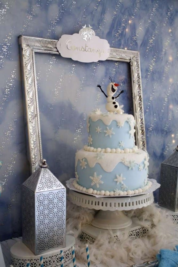 Amazing Frozen birthday cake | CatchMyParty.com