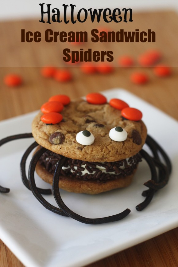 Halloween Ice Cream Sandwich Spiders | CatchMyParty.com