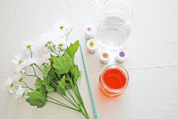 Colorful Easter centerpieces | CatchMyParty.com