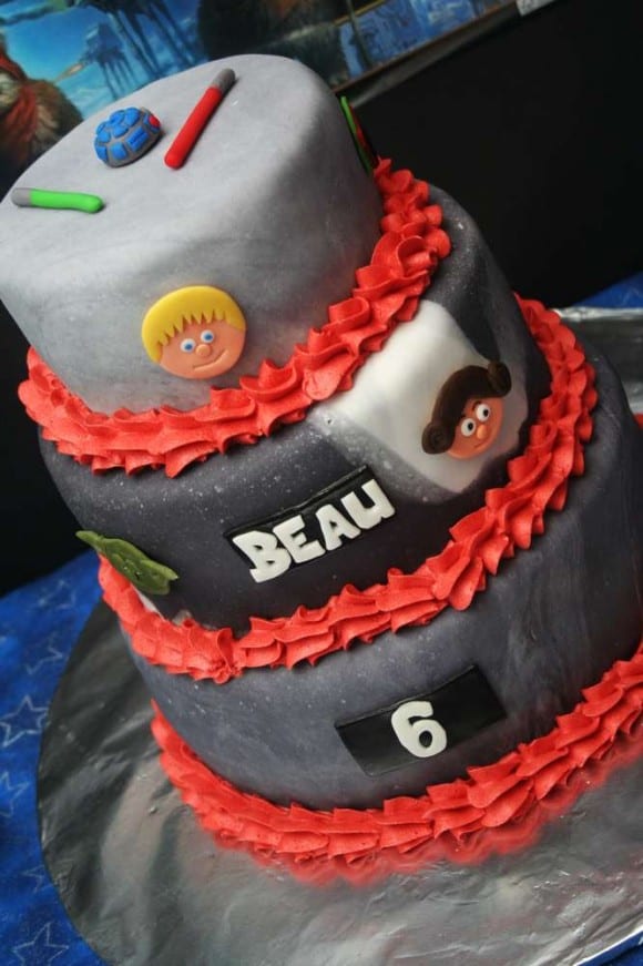 Star Wars Birthday Party Cake | CatchMyParty.com