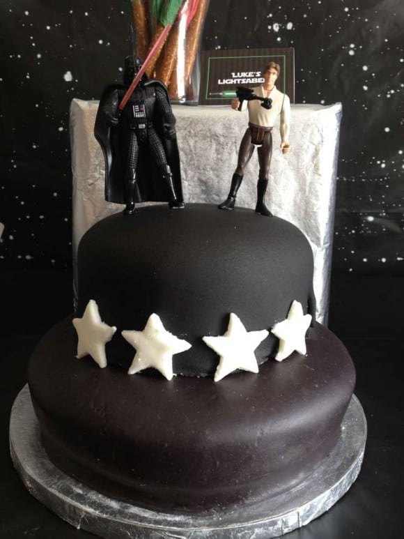 Star Wars Cake | CatchMyParty.com