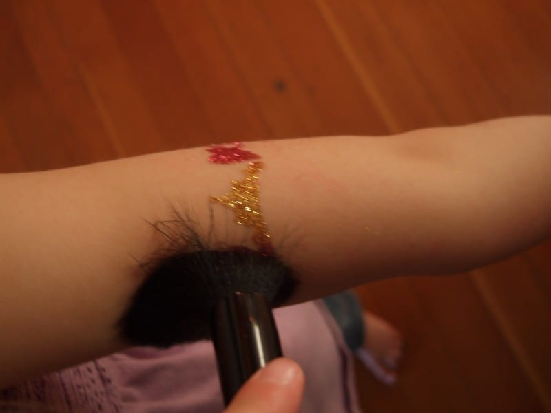 glitter-tattoo-tutorial glitter-tattoo-tutorial