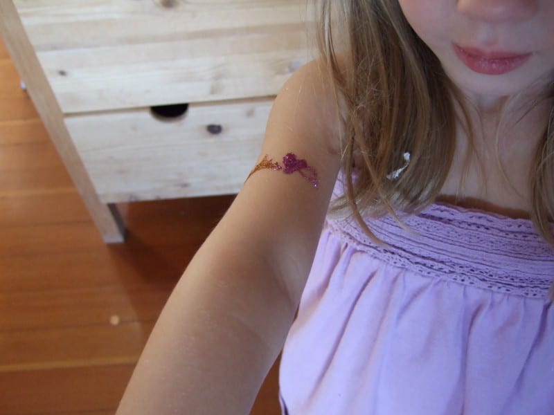 glitter-tattoo-tutorial
