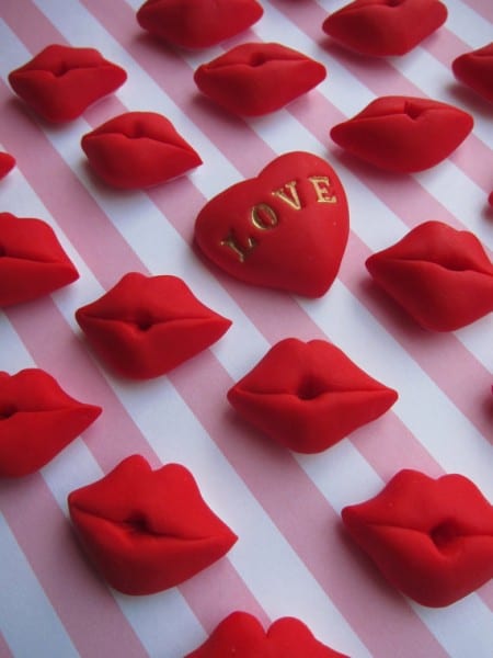 valentines-day-etsy-lips-cupcake-toppers-mimicafe-union