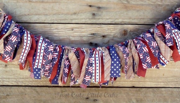 July 4th Patriotic Scrap Fabric Banner DIY | CatchMyParty