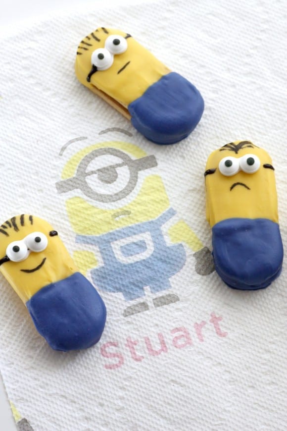 How to Make Minions Cookies | CatchMyParty.com