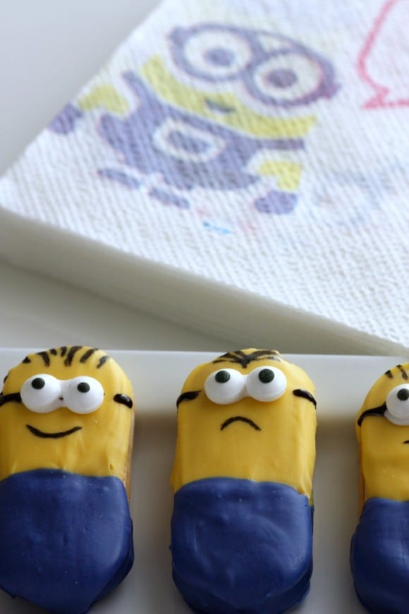 How to Make Minions Cookies | CatchMyParty.com