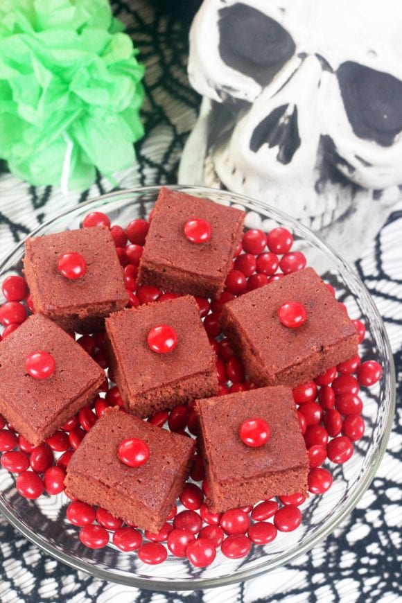 Red chili brownies at a Day of the Dead party | CatchMyParty.com Red chili brownies at a Day of the Dead party | CatchMyParty.com